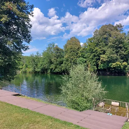 Casa Malu - Mobile House By The Kolpa River Holiday home Metlika