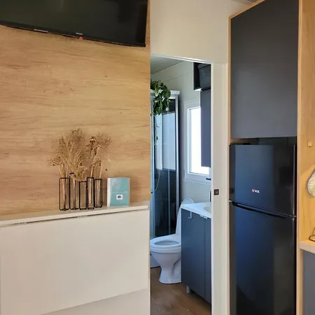 בית נופש Casa Malu - Mobile House By The Kolpa River